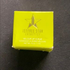 Jeffree Star Pineapple Juice Velour Lip Scrub